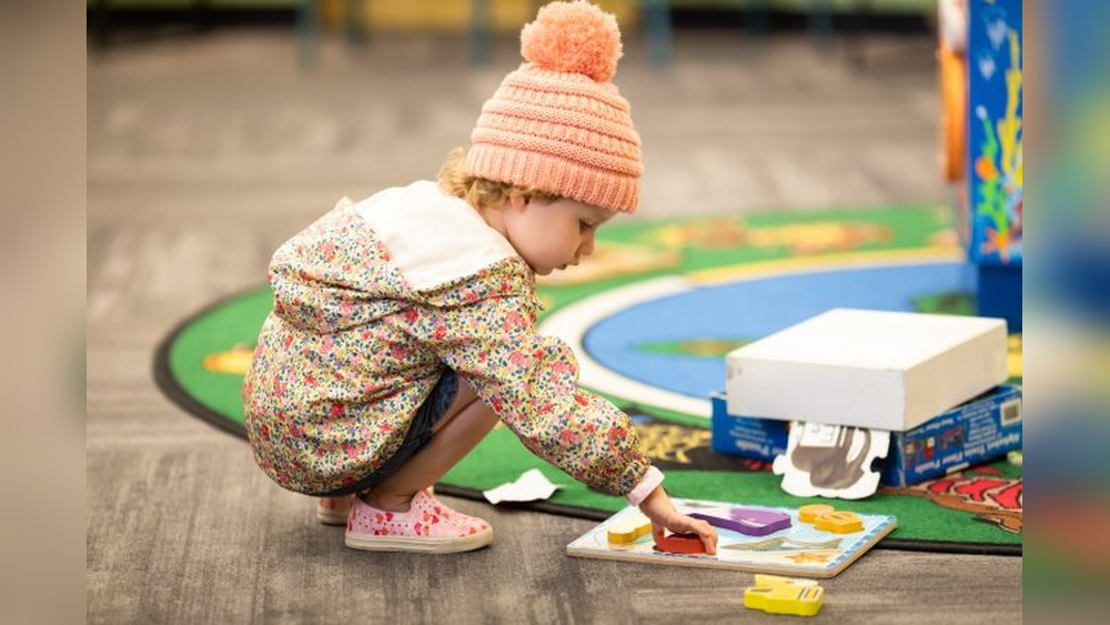 When Do Toddlers Start Understanding How Toys Work: Key Milestones Revealed